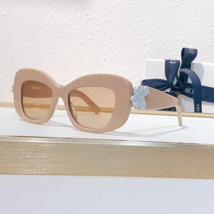Picture of Dior Sunglasses _SKUfw80880127fw